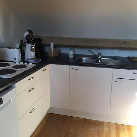 - Ein-zimmer-wohnung In Der Naehe Von Straenden