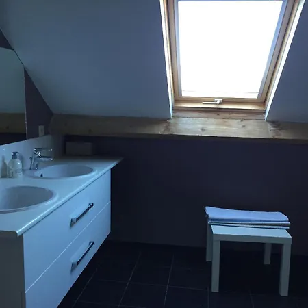 - Ein-zimmer-wohnung In Der Naehe Von Straenden